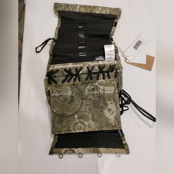 NWT Vintage Goth Size 22, Military Green & White Pattern Waist Trainer - Picture 4 of 9